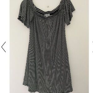 Abound Women’s Size Small Dress Short Sleeve Black With Round Neck Stripped